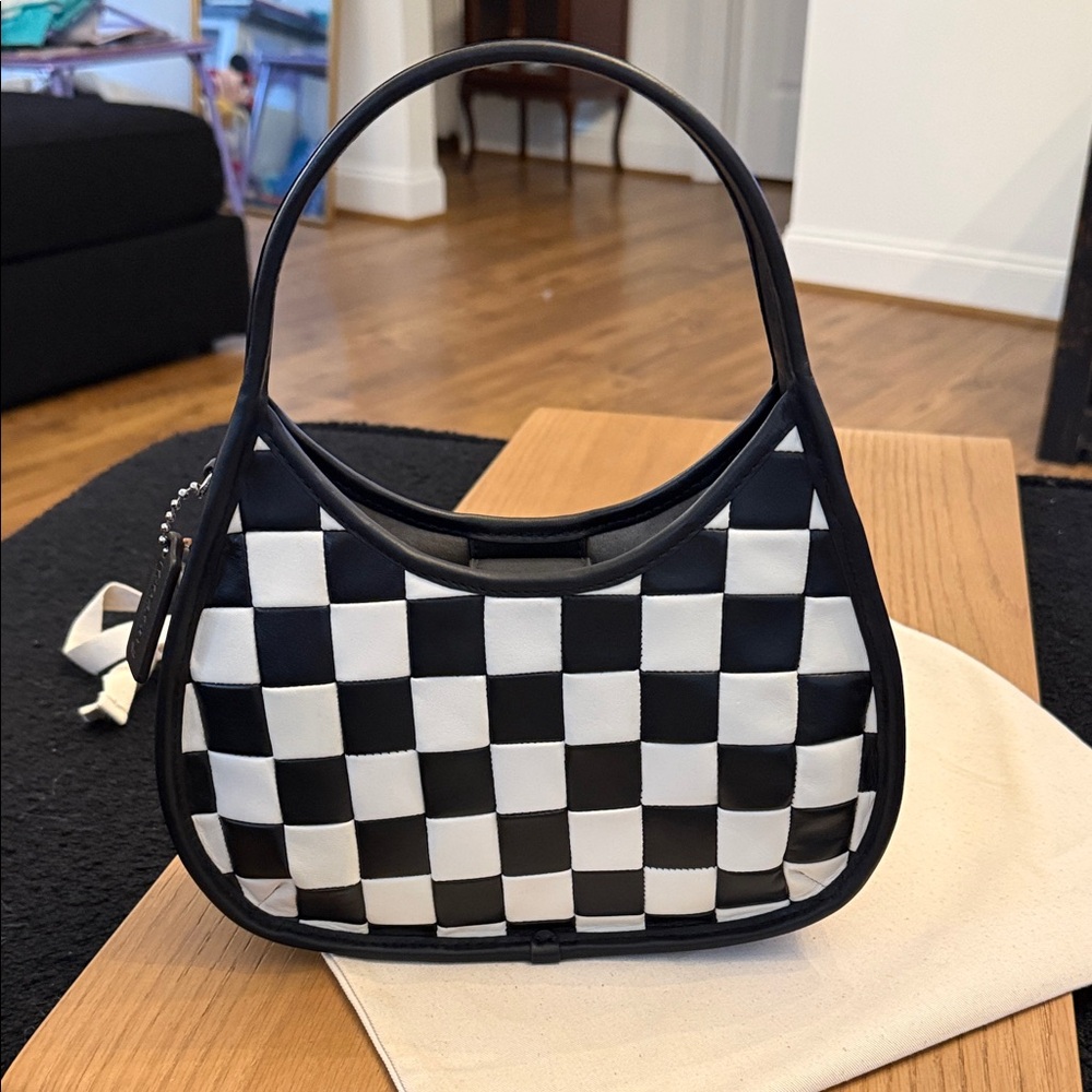 💯 Authentic Coach Black and White Checkered Women's Leather Bag. Coachtopia - Picture 5 of 14